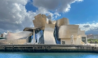 Gehry's grootste museum opent eindelijk in Abu Dhabi