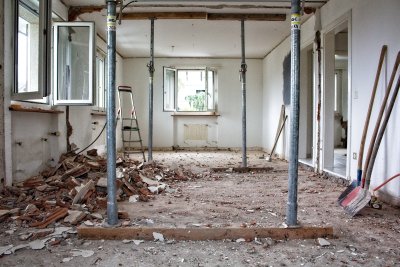 De voor- en nadelen van een prefab aanbouw ten opzichte van traditionele aanbouw