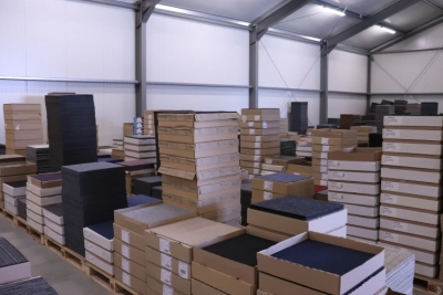 Heb je al eens tapijttegels overwogen voor in je garage of thuiskantoor?