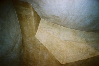 Deze muurtechniek uit Marokko verovert de luxebadkamer