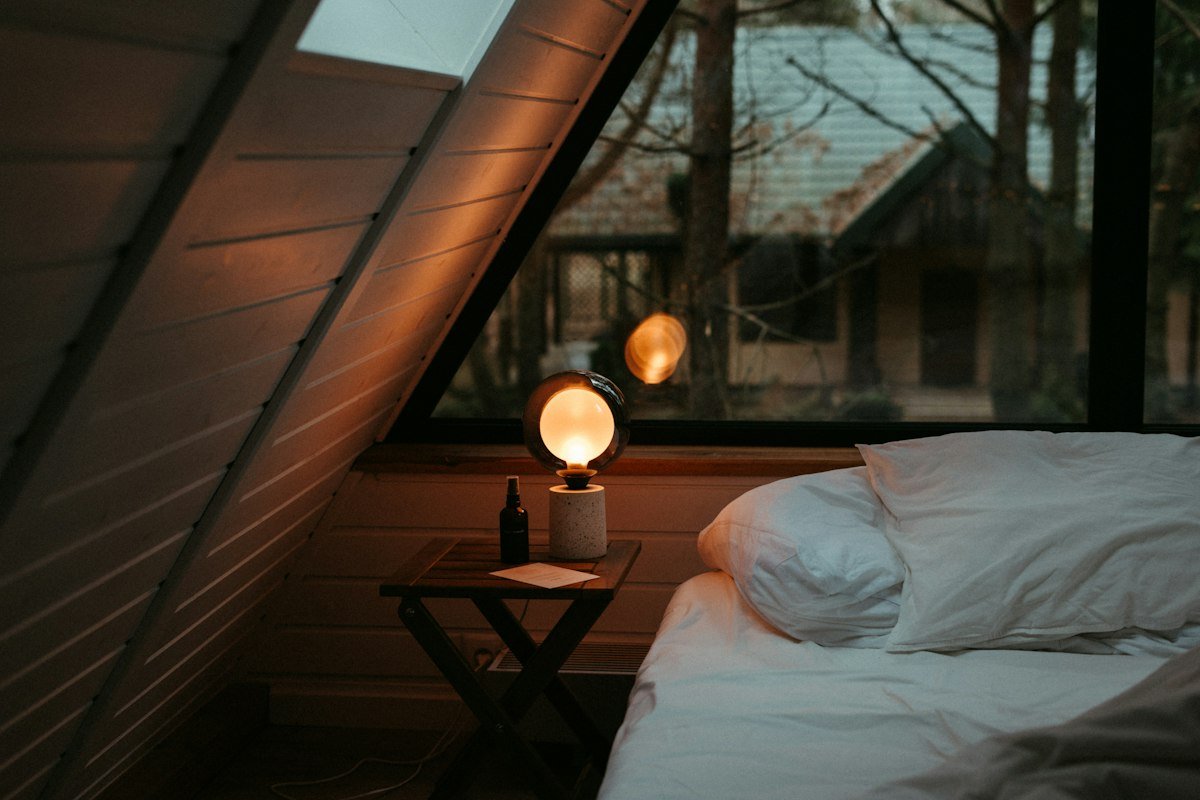 Eén plafondlamp is niet meer genoeg voor je slaapkamer